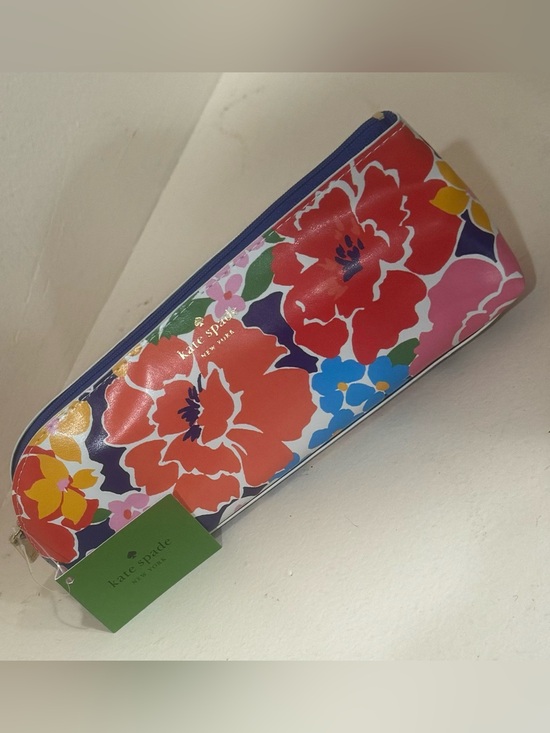 kate spade Handbags - Kate Spade Cosmetics/Pencil Case